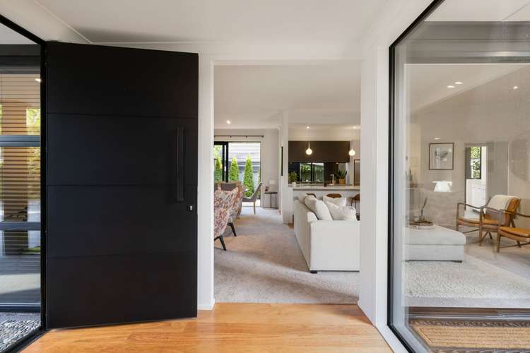 703 River Road Chartwell_2