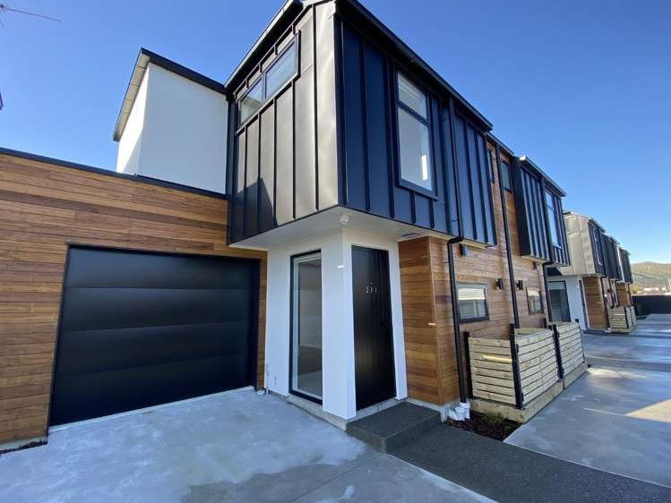 2/1 Sugden Street 10222_1