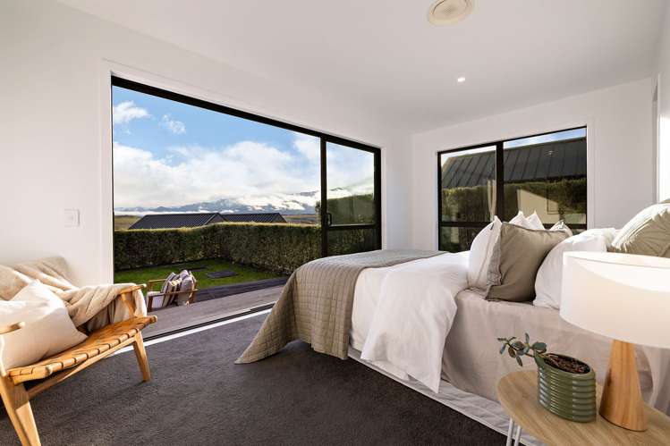 13 Falconer Rise Jacks Point_12