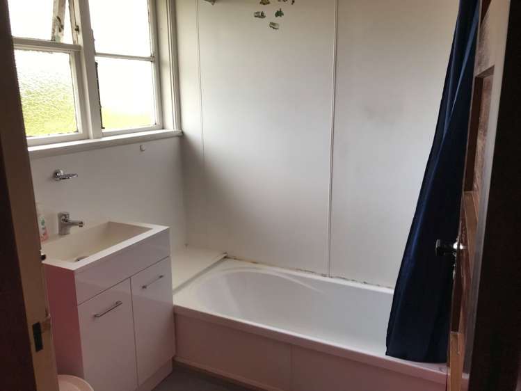 143 Riselaw Road Calton Hill_5