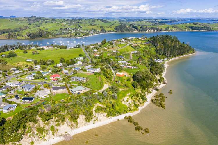 17 Kotare Crescent Pahi_14