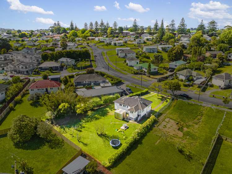 57 Leybourne Circle Glen Innes_0