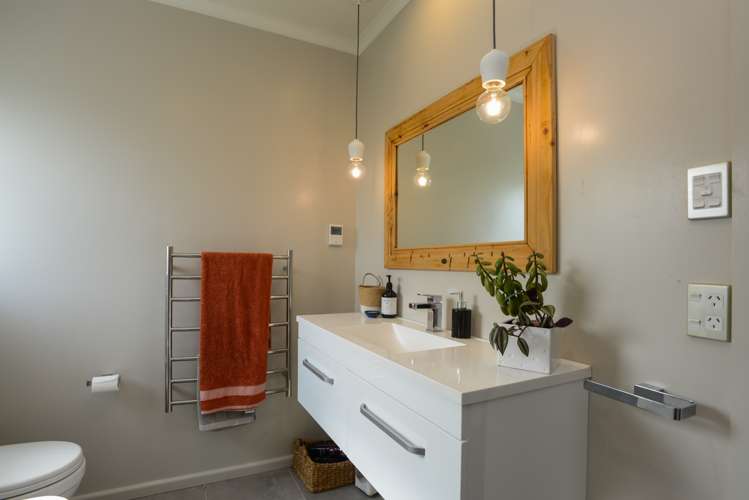 1214 Willowpark Road North Mayfair_11