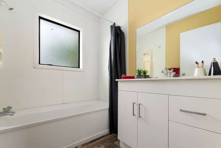 28a Grayson Avenue Mangakakahi_14