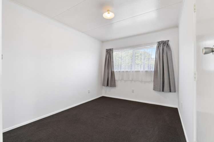 228 West Parkdale Street Tokoroa_10