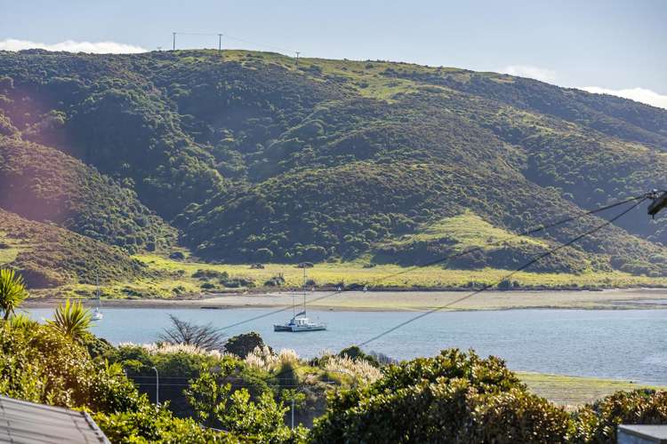 8 Kiriwai Road Paremata_18