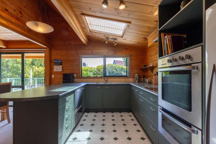 6 Fiesta Grove Raumati Beach_9