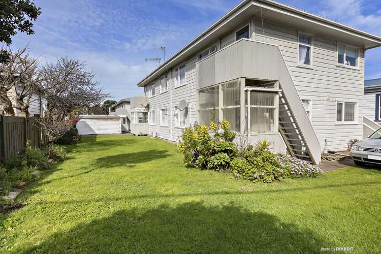 7/139 Queens Drive Lyall Bay_7