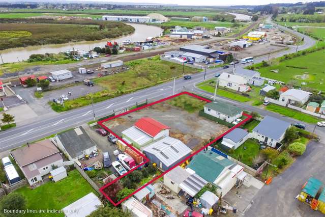 Industrial Yard with 2 Sheds & House