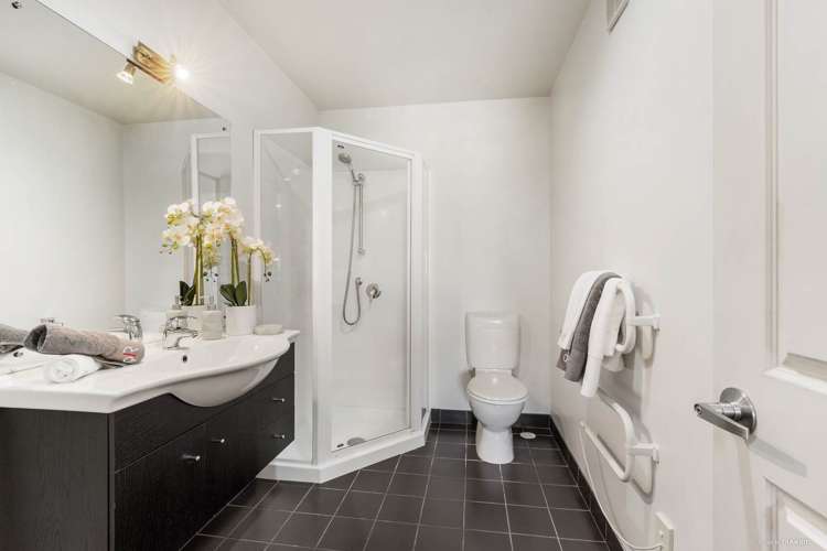 12 Leneford Drive East Tamaki_11