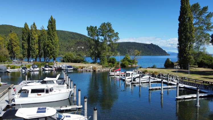 8 Mata Place Kinloch_17