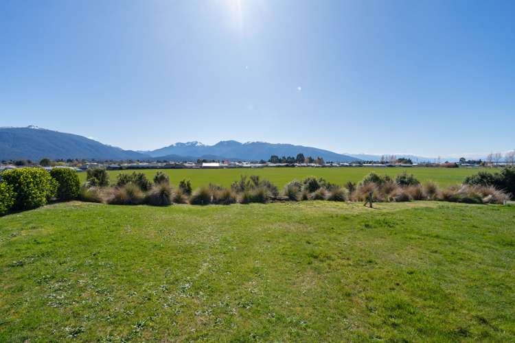 63 Burnby Drive Te Anau_2