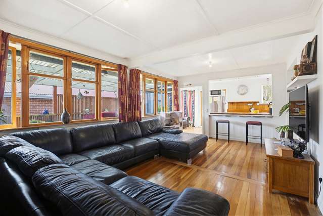 81 Taylor Terrace Tawa_1