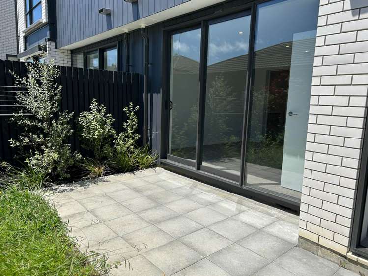 1/12 Treasure Lane Te Atatu South_12