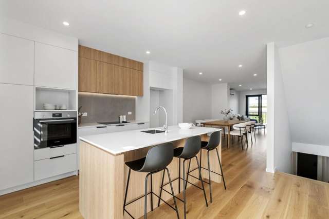 Stunning Easy Modern Living