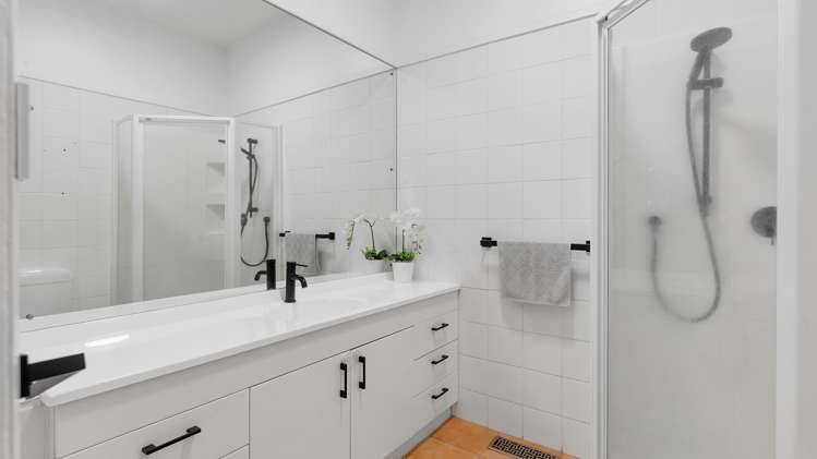 1b Levy Road Glen Eden_23