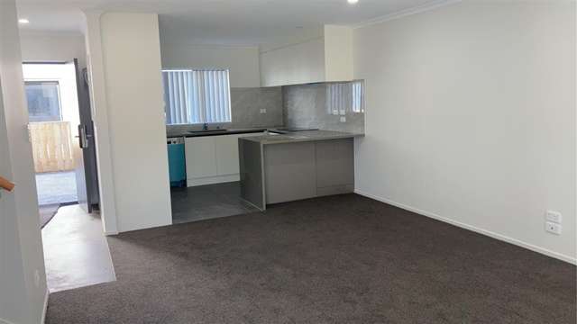 4/30 Calvert Ave Mangere East_4
