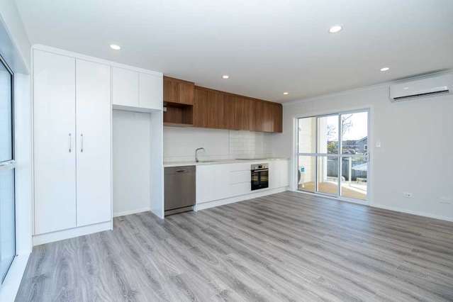2/4 Palmerston Street Hamilton Central_2