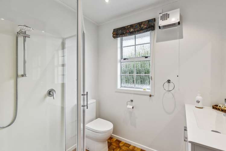 64 Alexander Road Raumati Beach_10