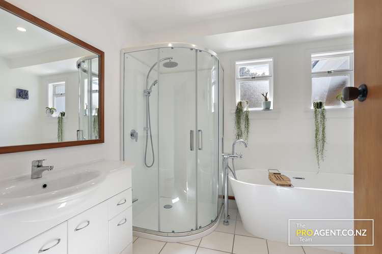 33 Lookout Drive Laingholm_22