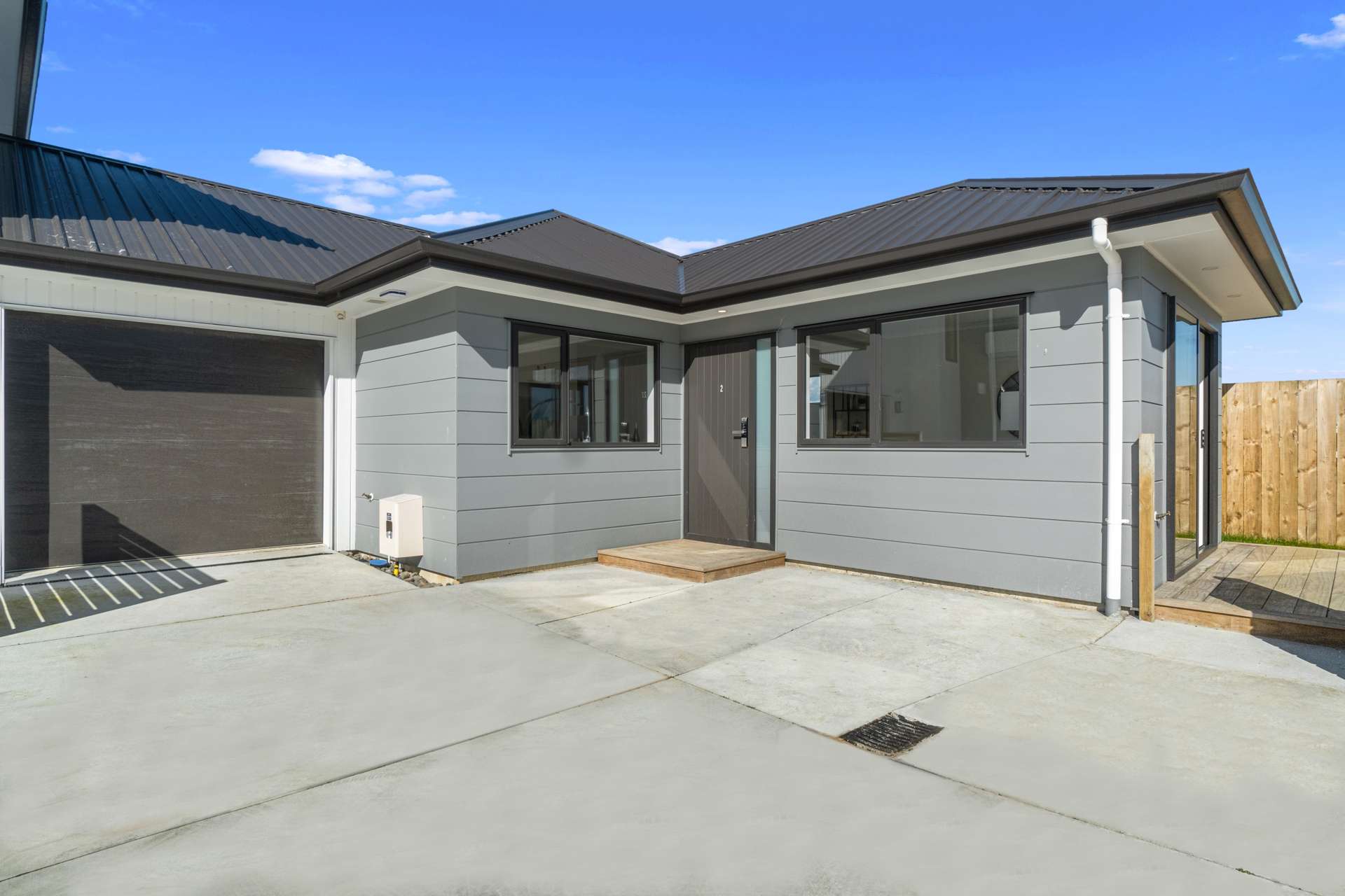 2/10 Ekara Road Flagstaff_0