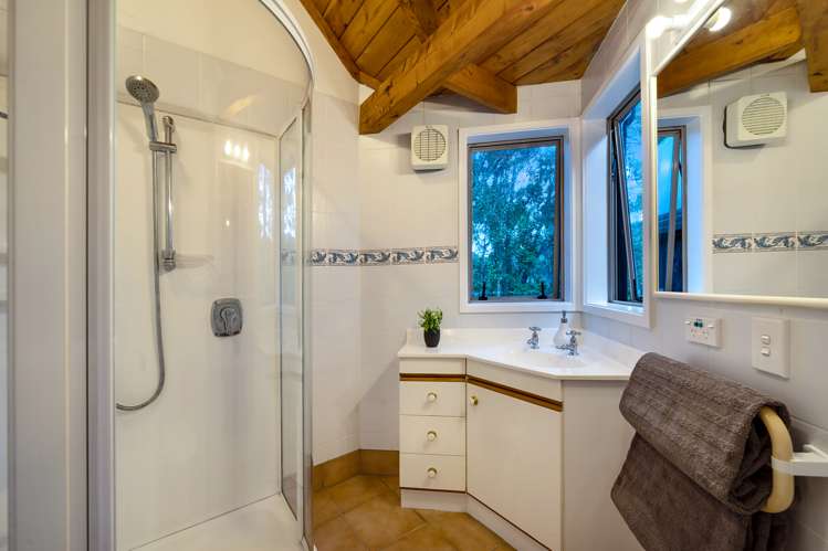 19 Fawcett Road Laingholm_17