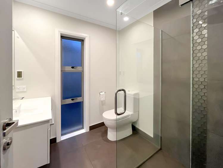 7 Monaco Grove Fitzherbert_12