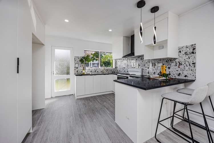 2/29 Trentham Road_5