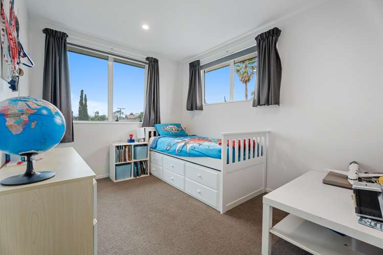 193 Riverside Avenue Point England_14