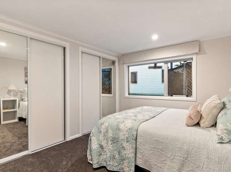 454B Beach Road Murrays Bay_9