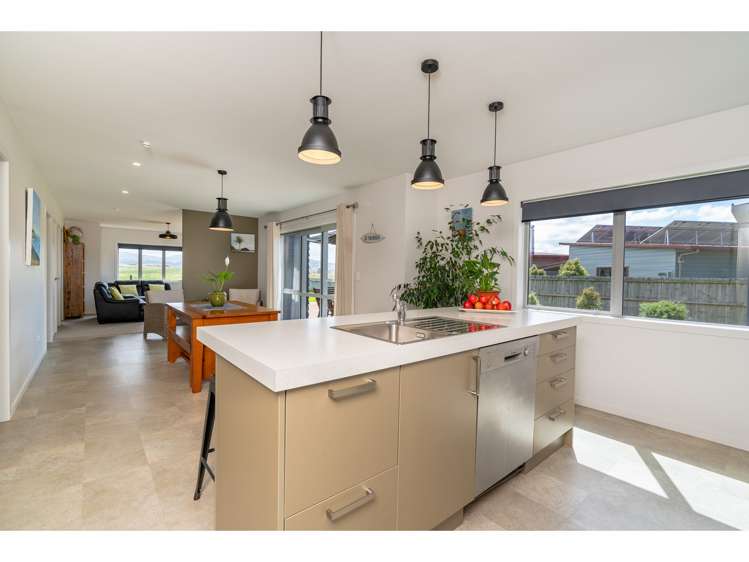 1239 Coast Road Karitane_10