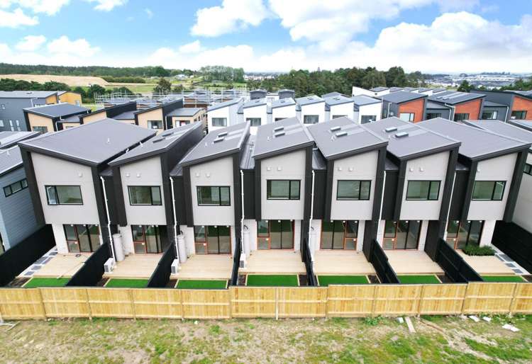 25 Kiato Lane Flat Bush_16