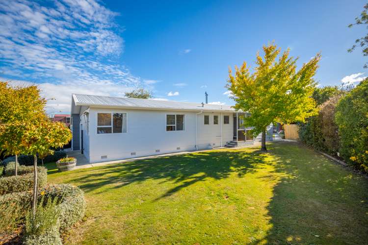 2 Lord Auckland Road Wakefield_17