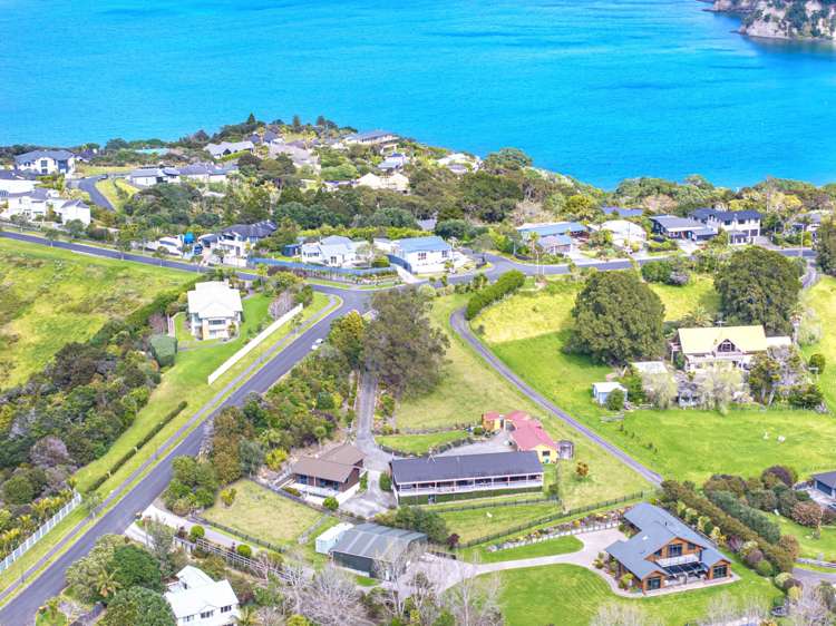20 Roberts Road Matakatia Bay_36