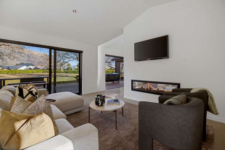 6 Crawford Place, Walnut Grove Lake Hayes Estate_14