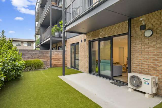 Furnished Central City Apartment With Carpark!