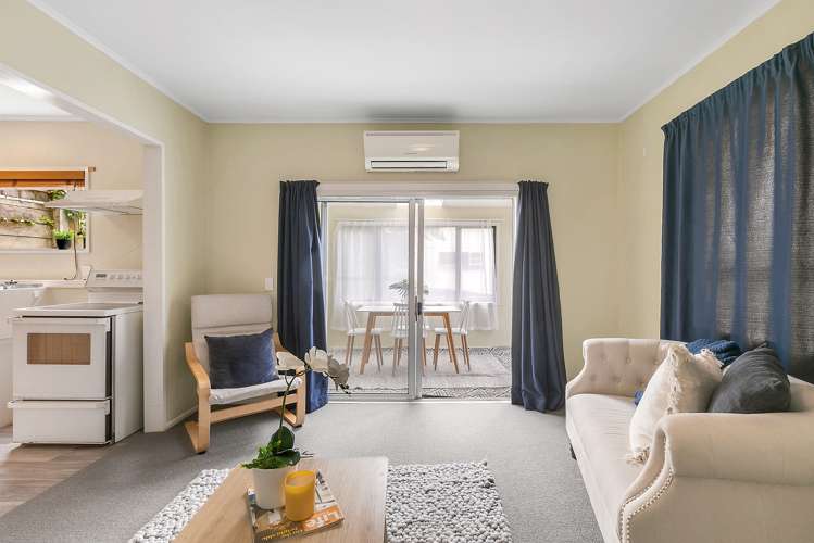 1 Crown Hill Titahi Bay_15