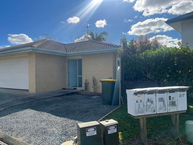 2/7 Marbeth Court Botany Downs_17
