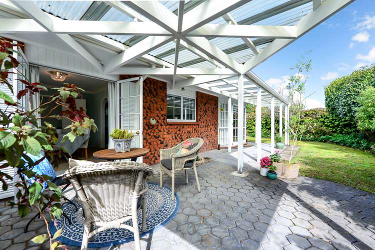 11 Sandalwood Drive Dinsdale_9