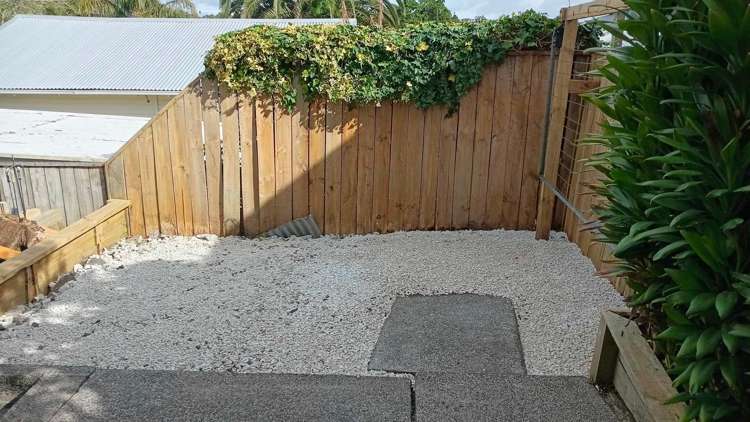 6 Cobham Crescent Kelston_13