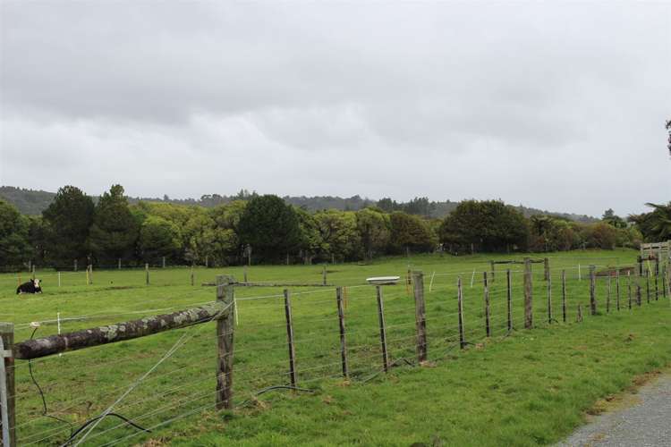 4b Keith Road Paroa_17