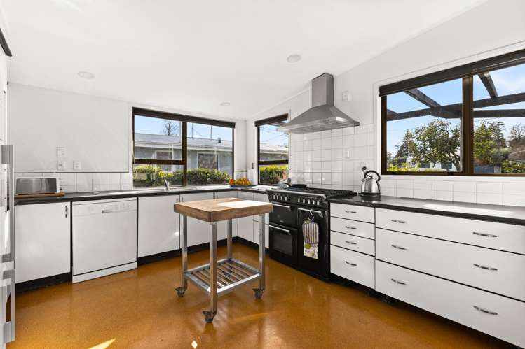 202 Caroline Place Mayfair_6
