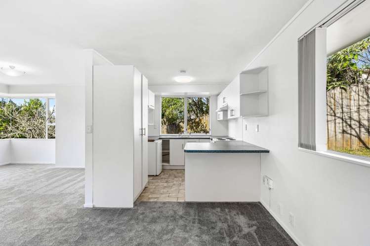 227 Glengarry Road Glen Eden_10