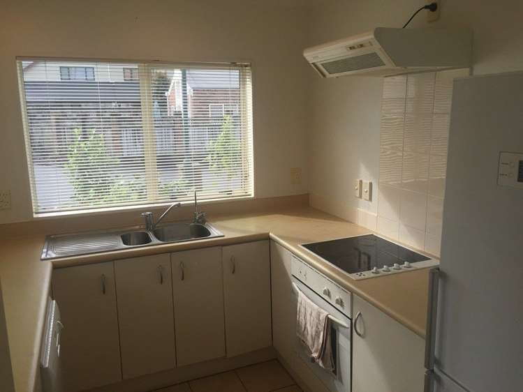 7/16 Vinograd Drive Te Atatu Peninsula_6