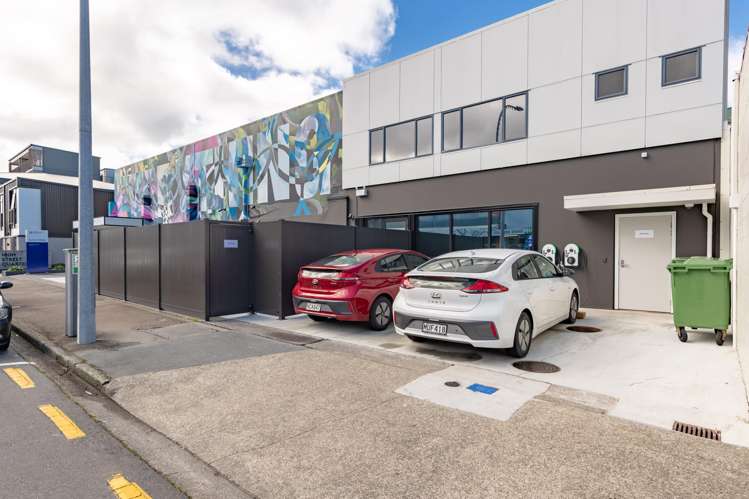 165 & 167-175 High Street_16