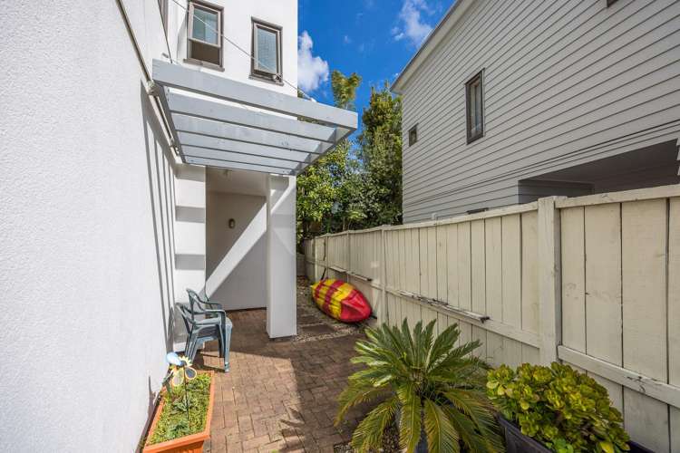 5/92 Bush Road Albany_11