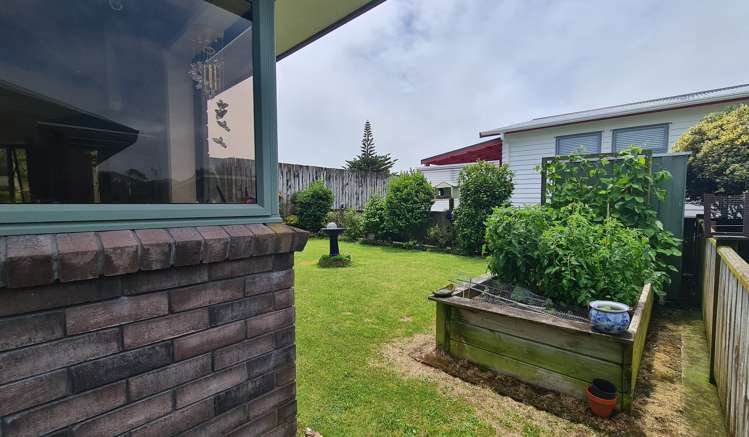 13a Tasman Street Opunake_16