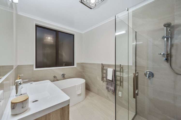 9 Waireka Road Rototuna North_13