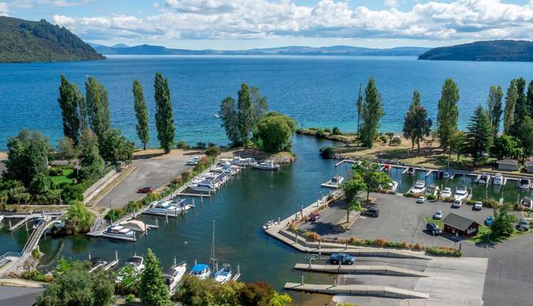 35 Lakemere Way Kinloch_10