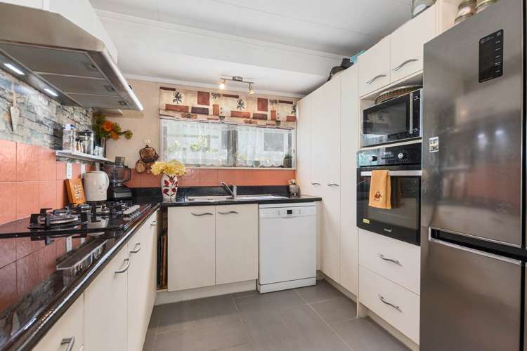 54 Eureka Place Parahaki_11